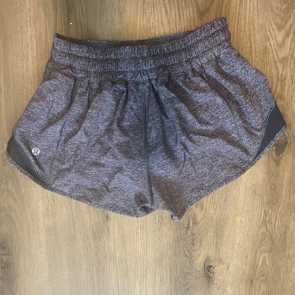 LULULEMON Hotty Hot short 2.5inch